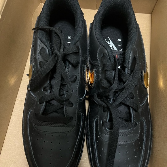 Nike Air Force One - Picture 5 of 6